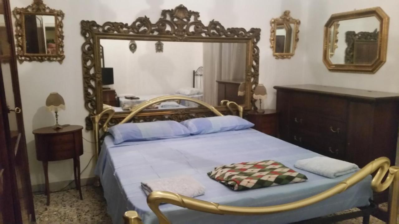 Bed and Breakfast Casa Gramsci Модена Экстерьер фото