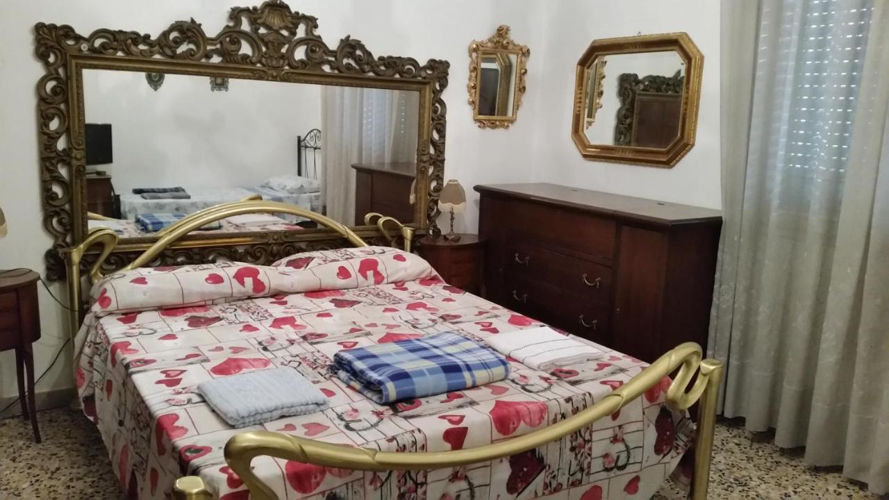 Bed and Breakfast Casa Gramsci Модена Экстерьер фото