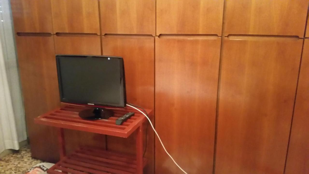 Bed and Breakfast Casa Gramsci Модена Экстерьер фото