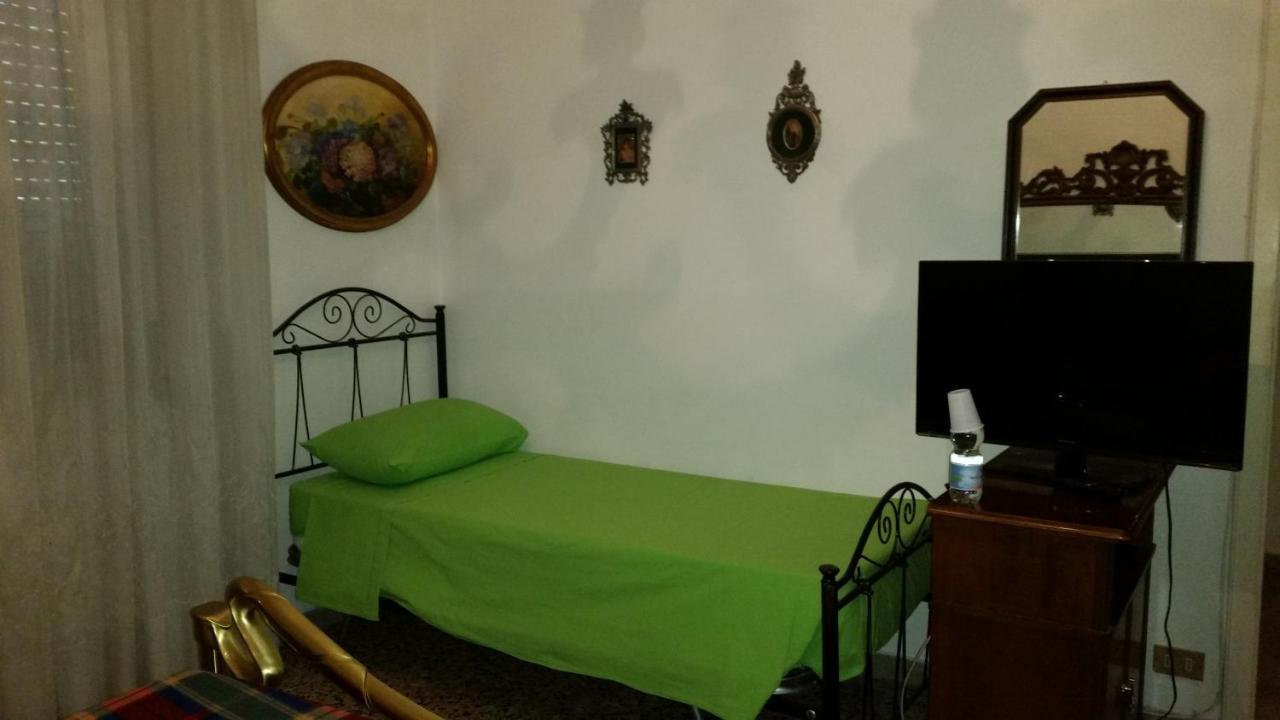 Bed and Breakfast Casa Gramsci Модена Экстерьер фото