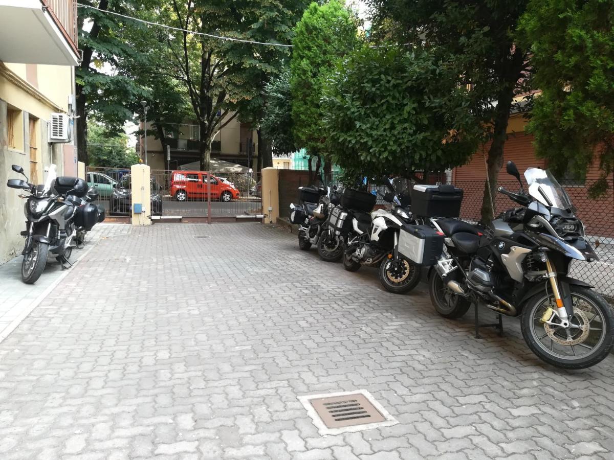 Bed and Breakfast Casa Gramsci Модена Экстерьер фото