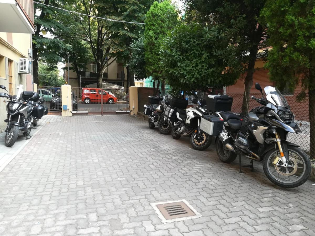 Bed and Breakfast Casa Gramsci Модена Экстерьер фото