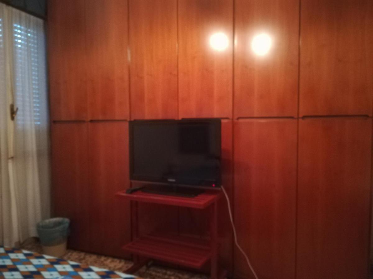 Bed and Breakfast Casa Gramsci Модена Экстерьер фото